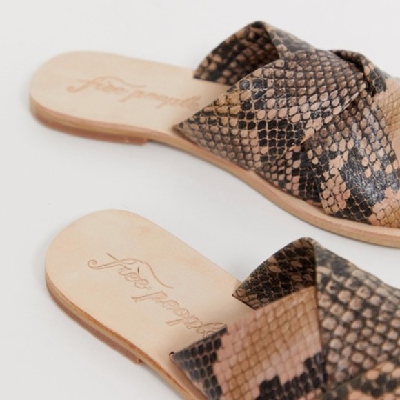 Beautiful ☀️Free People ☀️Rio Vista Snakr Slider - Picture 3 of 4